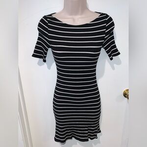 Reformation striped black and white short sleeved dress - XS